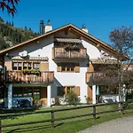 Apartment Muntschi *